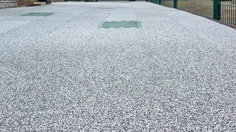 WARCO XT rubberen tegels met nauwkeurige puzzelverbinding en nauwelijks zichtbare voegen