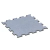 Fitness Performance Elite Trainingsvloer von WARCO im Farbdesign Nevelgrijs mit den Abmessungen 50 x 50 x 1 cm | 0,25 m². Produktfoto von Artikel 6152 in der Aufsicht von schräg vorne.
