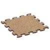 Fitness Active vloertegel von WARCO im Farbdesign Terracotta mit den Abmessungen 98 x 98 x 2,8 cm. Produktfoto von Artikel 6853 in der Aufsicht von schräg vorne.