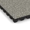 Detailaufnahme der Randausprägung von WARCO-Produkt 5544, Rubber speelplaatstegel 4,5 cm - EN 1177 ≤ 135 cm, Format 500 x 500 x 45 mm, Farbe Lichtgrijs Graniet.