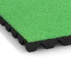 Detailaufnahme der Randausprägung von WARCO-Produkt 5536, Rubber speelplaatstegel 4,5 cm - EN 1177 ≤ 135 cm, Format 500 x 500 x 45 mm, Farbe Meigroen.