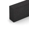 Detailaufnahme der Randausprägung von WARCO-Produkt 7028, Rubberen bloktrede van rubbergranulaat, Format 100 x 30 x 15 cm, Farbe Antraciet.