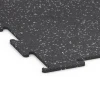 Detailaufnahme der Randausprägung von WARCO-Produkt 6458, Fitnessvloer Compact, Format 50 × 50 × 0,8 cm, Farbe Licht Grijs Gespeckeld.
