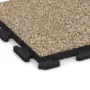 Detailaufnahme der Randausprägung von WARCO-Produkt 1305, Rubberen straattegels Classic, Format 500 x 500 x 40 mm, Farbe Travertin.