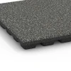 Detailaufnahme der Randausprägung von WARCO-Produkt 6431, Rubberen speelplaatstegel – 160 cm, Format 50 x 50 x 4,8 cm, Farbe Donkergrijs graniet.