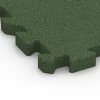 Detailaufnahme der Randausprägung von WARCO-Produkt 6995, Fitnesstegel, Format 50 x 50 x 4 cm | 0,25 m², Farbe Grasgroen.