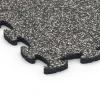 Detailaufnahme der Randausprägung von WARCO-Produkt 6778, Fitness puzzelmat rubber, Format 44,6 x 44,6 x 1,8 cm, Farbe Donkergrijs graniet.