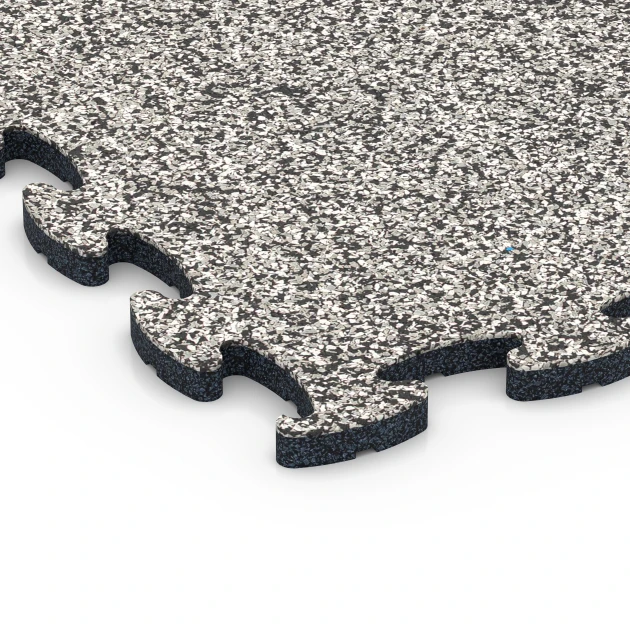 Detailaufnahme der Randausprägung von WARCO-Produkt 6824, Fitness Active vloertegel, Format 44,6 x 44,6 x 1,8 cm, Farbe Grijs graniet.