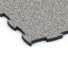 Detailaufnahme der Randausprägung von WARCO-Produkt 6851, Fitness Active vloertegel, Format 97,1 x 97,1 x 2,8 cm, Farbe Grijs graniet.