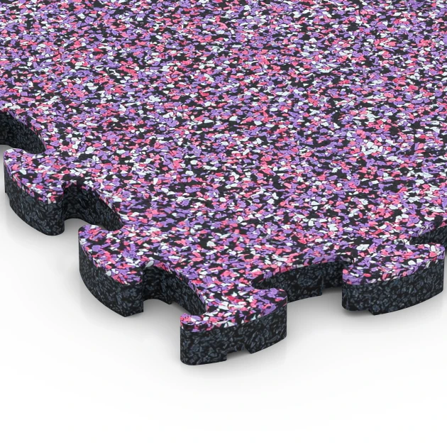 Detailaufnahme der Randausprägung von WARCO-Produkt 6819, Steentapijt kliktegel, Format 28,9 x 28,9 x 1,8 cm, Farbe Lavendel.