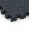 Detailaufnahme der Randausprägung von WARCO-Produkt 6959, Fitness Premium sportvloer, Format 28,9 x 28,9 x 2,8 cm, Farbe Antraciet.