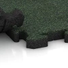 Großaufnahme vom Verbindungssystem von WARCO-Boden 2921 - Zwembadrandtegel im Farbdesign Engels gazon. Abmessungen 50 x 50 x 4 cm | 0,25 m².