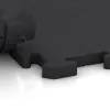 Großaufnahme vom Verbindungssystem von WARCO-Boden 2612 - Fitnessvloer Studio im Farbdesign Anthraciet. Abmessungen 500 x 500 x 30 mm.