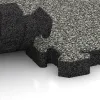Großaufnahme vom Verbindungssystem von WARCO-Boden 3057 - Rubberen straattegels im Farbdesign Grijs Graniet. Abmessungen 500 x 500 x 50 mm.