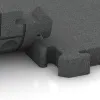 Großaufnahme vom Verbindungssystem von WARCO-Boden 3147 - Rubberen straattegels im Farbdesign Leigrijs. Abmessungen 500 x 500 x 50 mm.