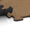 Großaufnahme vom Verbindungssystem von WARCO-Boden 0109 - Rubberen traptegel im Farbdesign Rattan. Abmessungen 500 x 500 x 18 mm.