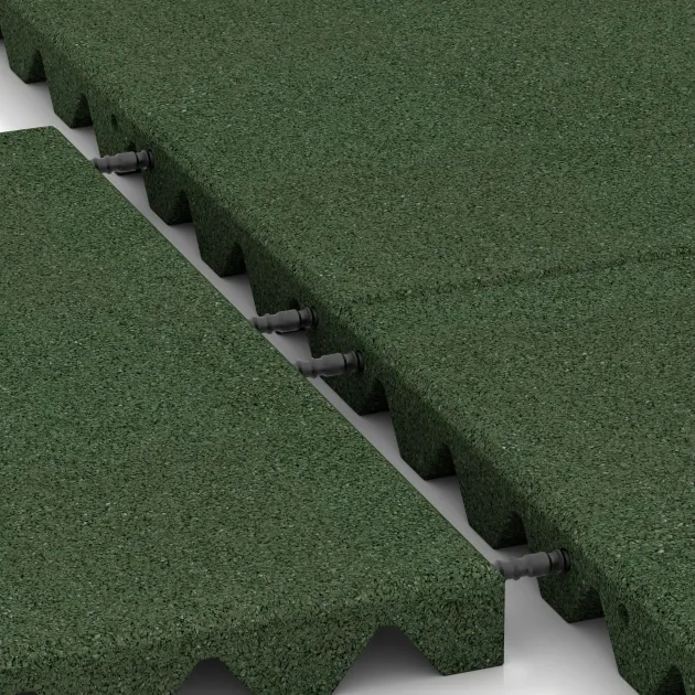 Großaufnahme vom Verbindungssystem von WARCO-Boden 0624 - Valtegel im Farbdesign Grasgroen. Abmessungen 500 x 500 x 40 mm.