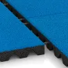Großaufnahme vom Verbindungssystem von WARCO-Boden 5532 - Rubber speelplaatstegel 4,5 cm - EN 1177 ≤ 135 cm im Farbdesign Hemelsblauw. Abmessungen 500 x 500 x 45 mm.
