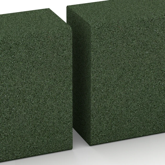 Großaufnahme vom Verbindungssystem von WARCO-Boden 7030 - Rubberen bloktrede van rubbergranulaat im Farbdesign Grasgroen. Abmessungen 100 x 30 x 15 cm.