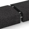 Großaufnahme vom Verbindungssystem von WARCO-Boden 2607 - Rubber randafdekking im Farbdesign Antraciet. Abmessungen 100 × 40 cm | 5/15 cm.
