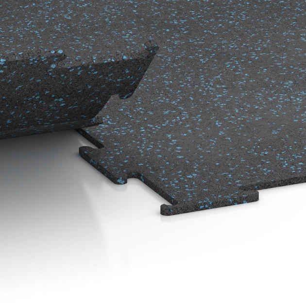 Großaufnahme vom Verbindungssystem von WARCO-Boden 6457 - Fitnessvloer Compact im Farbdesign Licht blauw gespikkeld. Abmessungen 50 × 50 × 0,8 cm.
