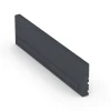Großaufnahme vom Verbindungssystem von WARCO-Boden 6213 - Rubberen boordsteen im Farbdesign Leisteengrijs. Abmessungen 100 × 5 × 25 cm.