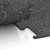Großaufnahme vom Verbindungssystem von WARCO-Boden 3779 - Fitness Performance Elite Trainingsvloer im Farbdesign Licht Grijs Gespeckeld. Abmessungen 500 x 500 x 10 mm.