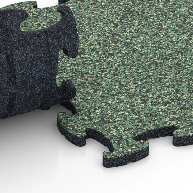 Großaufnahme vom Verbindungssystem von WARCO-Boden 6780 - Fitness puzzelmat rubber im Farbdesign Engels gazon. Abmessungen 44,6 x 44,6 x 1,8 cm.