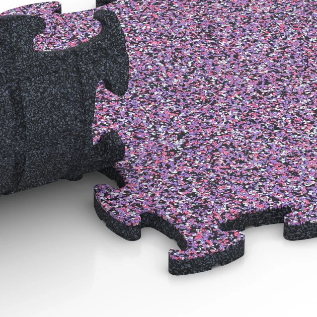 Großaufnahme vom Verbindungssystem von WARCO-Boden 6783 - Fitness puzzelmat rubber im Farbdesign Lavendel. Abmessungen 44,6 x 44,6 x 1,8 cm.