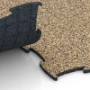 Großaufnahme vom Verbindungssystem von WARCO-Boden 6813 - Agility vloer hondensport im Farbdesign Rattan. Abmessungen 97,1 x 97,1 × 1,8 cm.