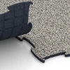 Großaufnahme vom Verbindungssystem von WARCO-Boden 6923 - Beursvloer kliktegel im Farbdesign Grijs graniet. Abmessungen 97,1 x 97,1 × 1,8 cm.