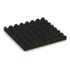 Aufsicht auf die Unterseite, also die Bodenseite von WARCO-Formteil 5537 - Rubber speelplaatstegel 4,5 cm - EN 1177 ≤ 135 cm im Format 500 x 500 x 45 mm.