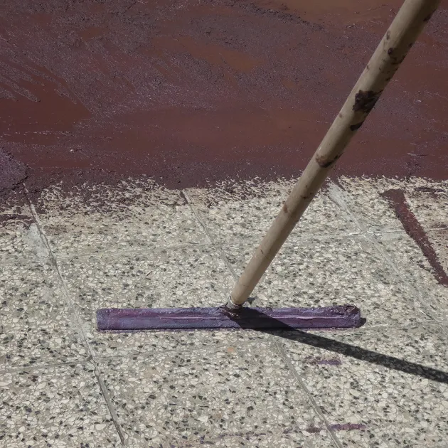 Aufsicht auf die Unterseite, also die Bodenseite von WARCO-Formteil 0003 - ALLESDICHT – De rubberen afdichting uit een emmer im Format 3 kg.