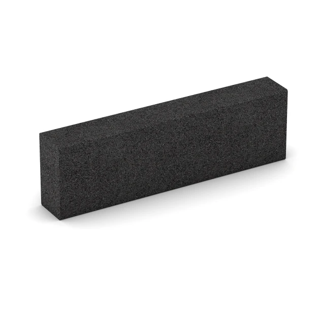 Foto der hinteren Seite vom unsymmetrischen WARCO-Formteil 7028: Rubberen bloktrede van rubbergranulaat, Design Antraciet, Maße 100 x 30 x 15 cm.